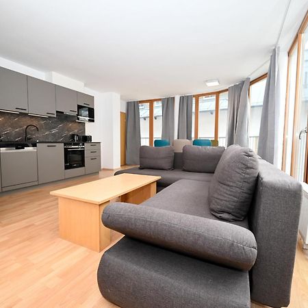 Appartementhaus Zell City By All In One Apartments 젤암제 외부 사진