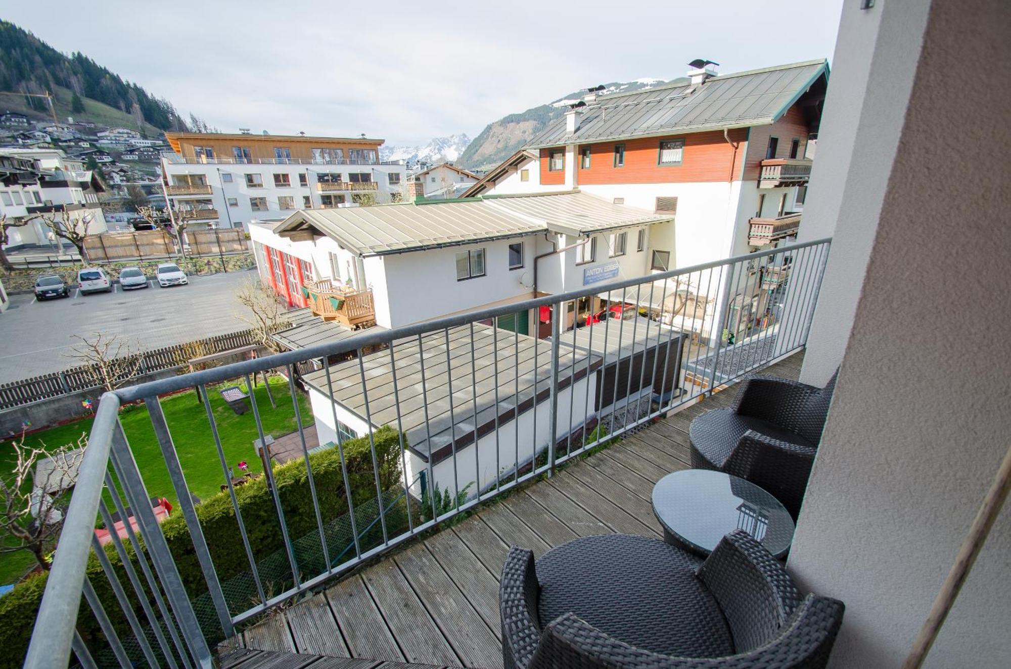 Appartementhaus Zell City By All In One Apartments 젤암제 외부 사진