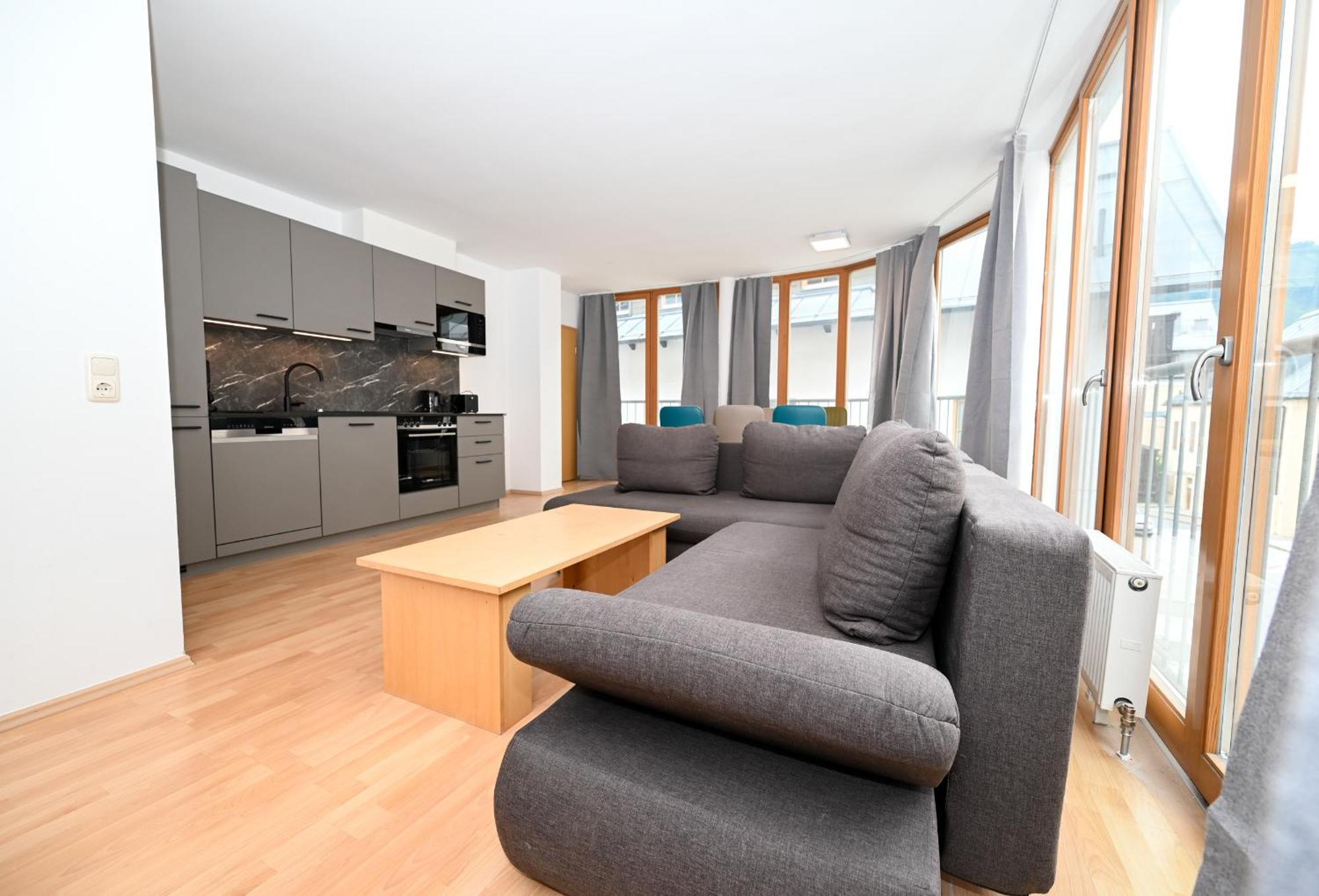 Appartementhaus Zell City By All In One Apartments 젤암제 외부 사진