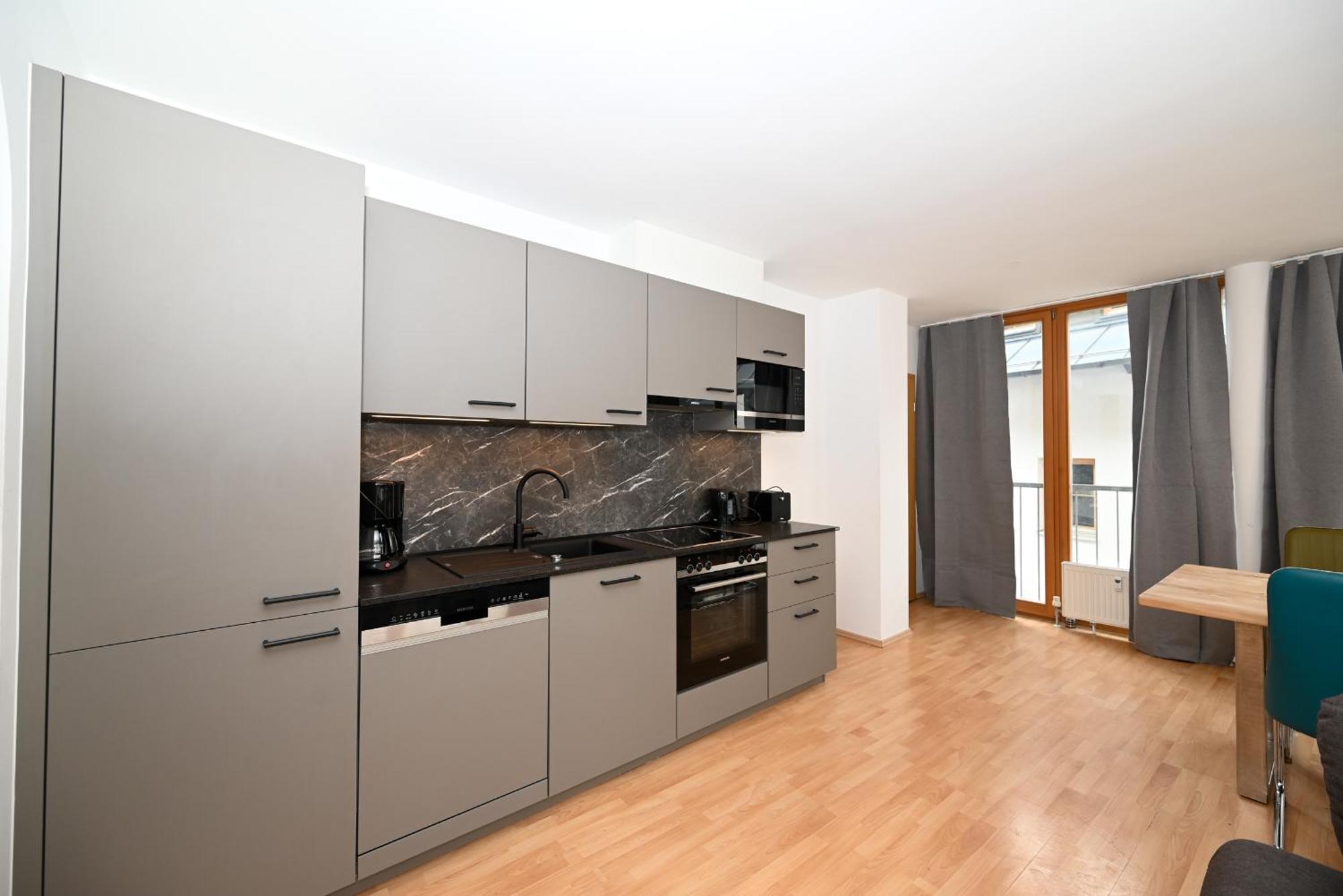 Appartementhaus Zell City By All In One Apartments 젤암제 외부 사진