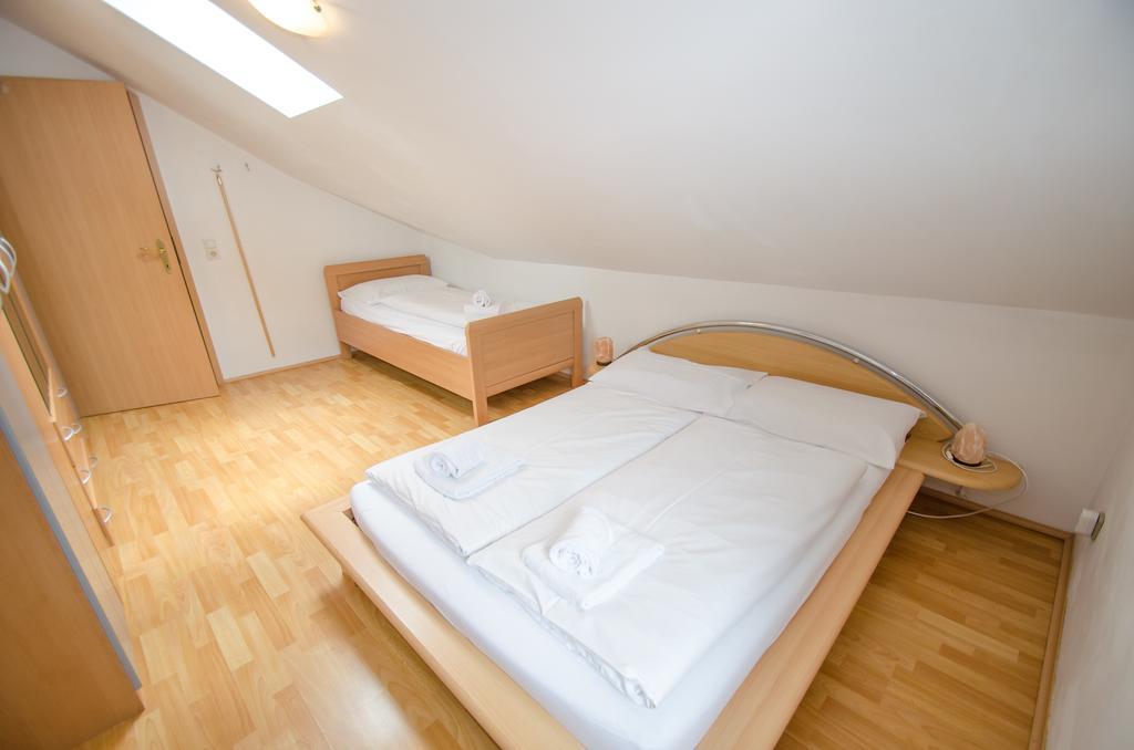 Appartementhaus Zell City By All In One Apartments 젤암제 외부 사진